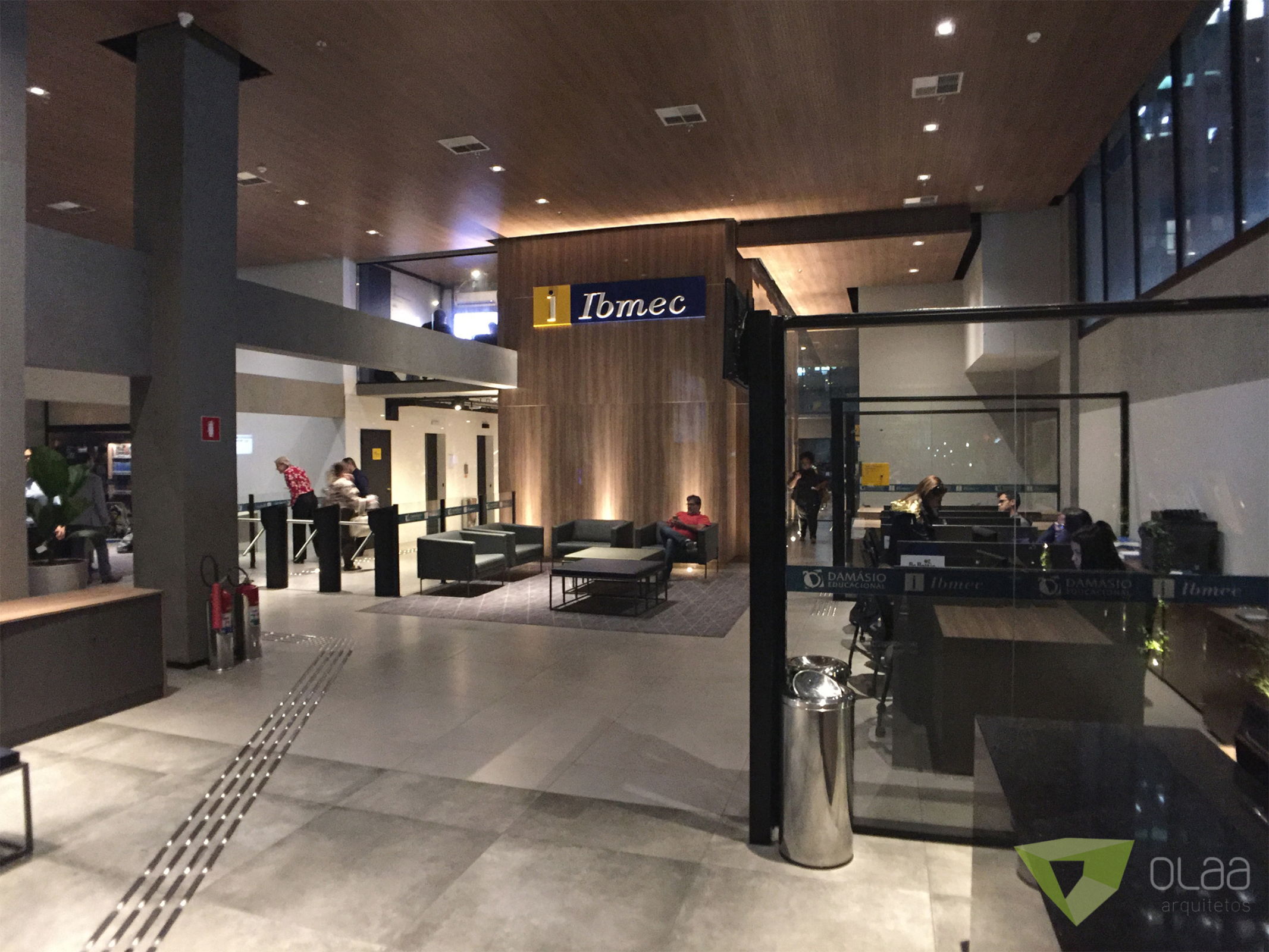 OLAA arquitetos 379ibmec02a.JPG