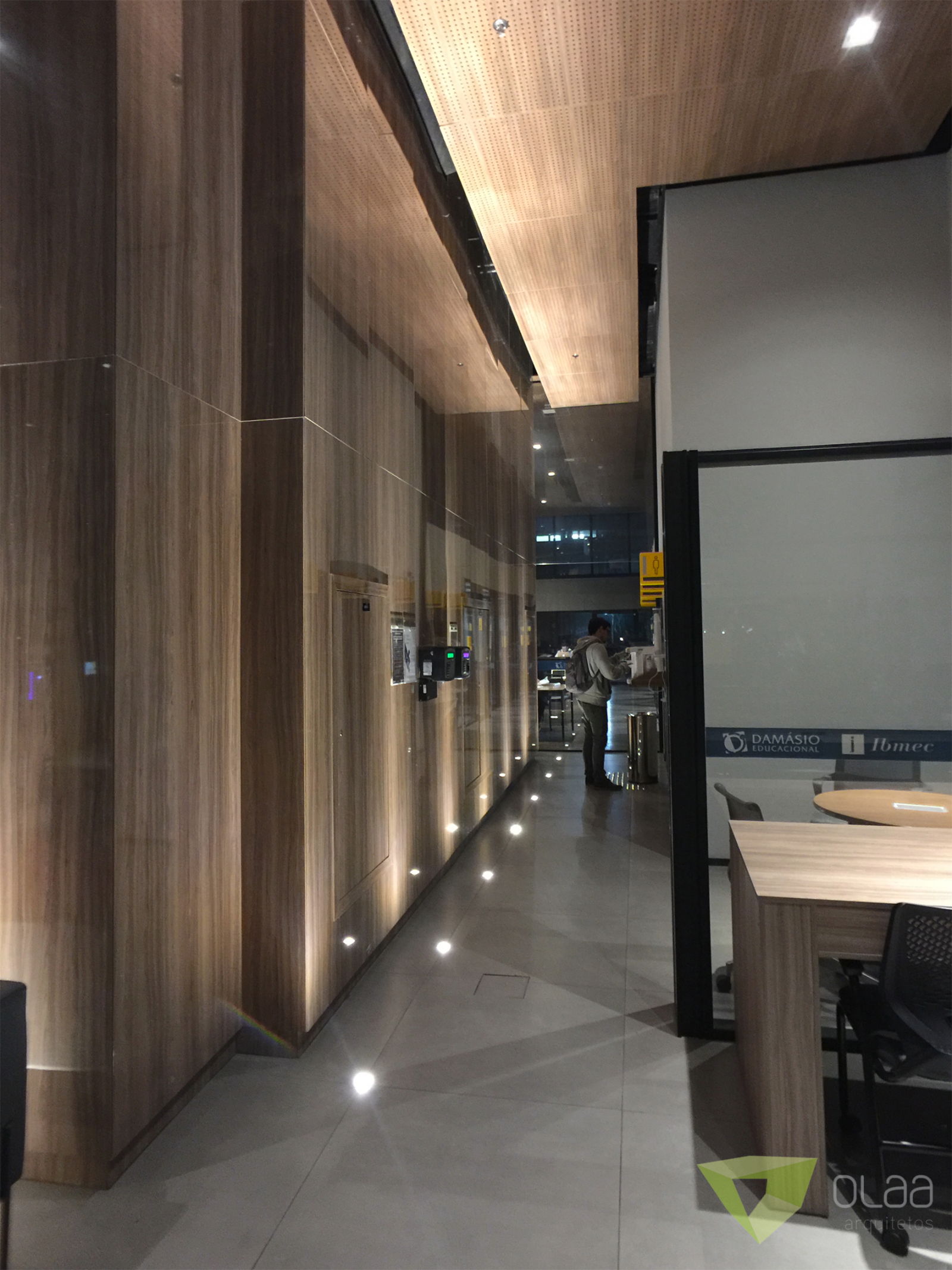 OLAA arquitetos 379ibmec06.JPG