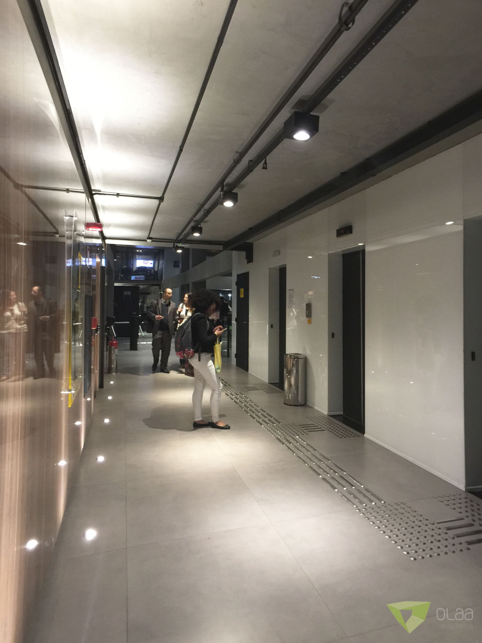 OLAA arquitetos 379ibmec13.JPG