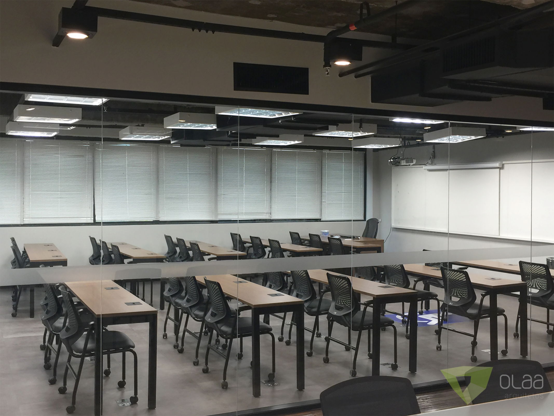 OLAA arquitetos 379ibmec17.JPG