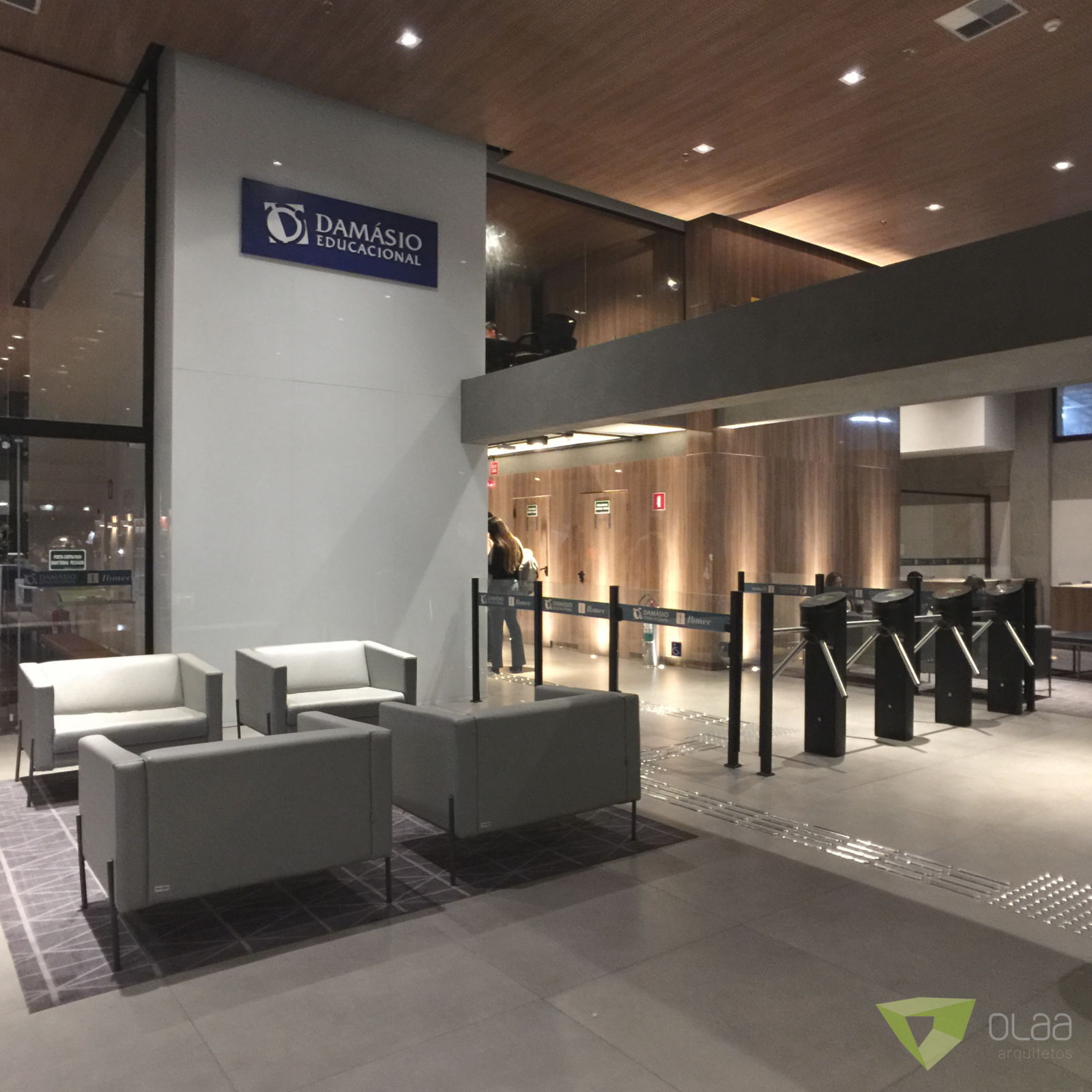 OLAA arquitetos 379ibmec05.JPG